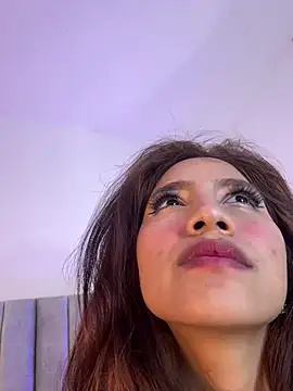 Živý XXX chat naomiii__
