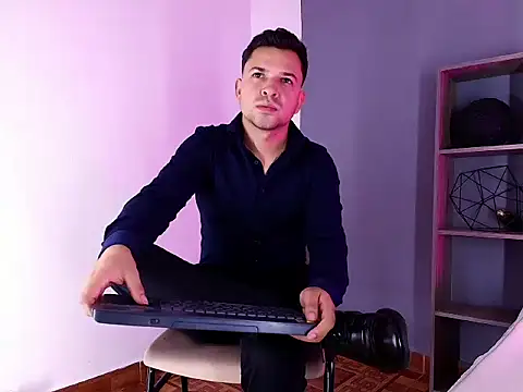 Chat +18 de Hey_Noaah ao vivo