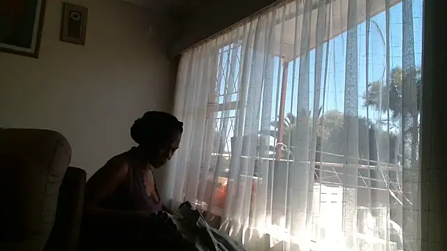 Hotcougar Adlı Modelin Canlı XXX Sohbeti