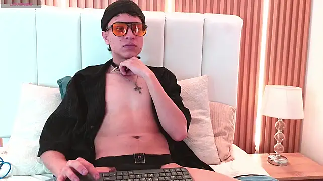 Webkamerová show Hell_Boy_06