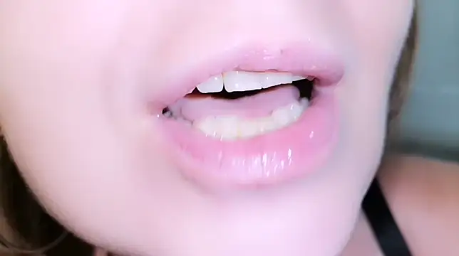 LadyAndTransy live XXX chat