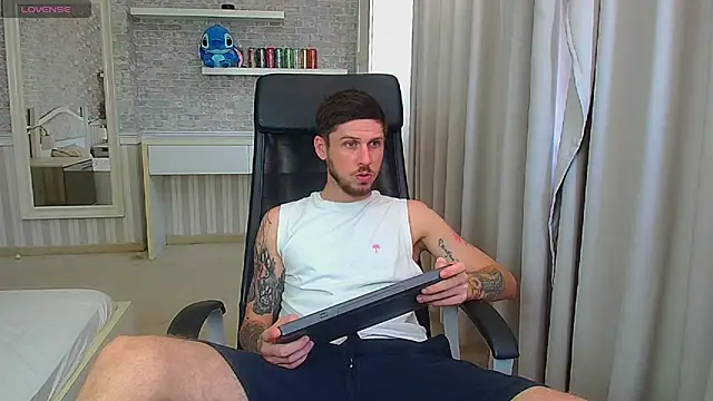 JonahShaw – Naživo XXX chat