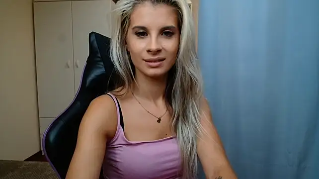 KristineGlow's Live XXX Chat