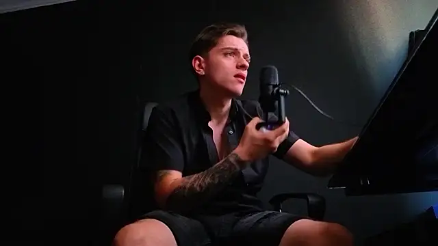 Онлайн чат XXX FelixStarkk
