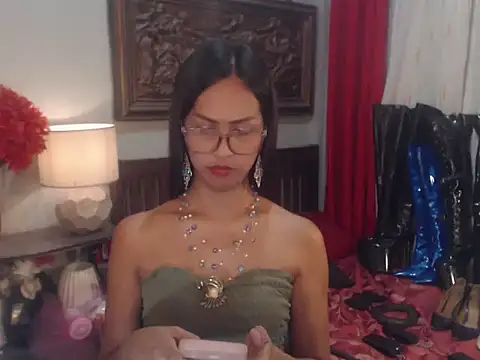 Nathalieheartt webcam show