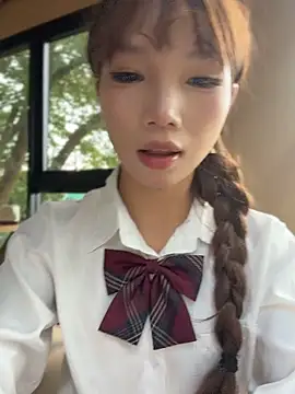 Yiyi-707's Webcam Show