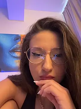 دردشة TheaMalekoo الجنسية المباشرة