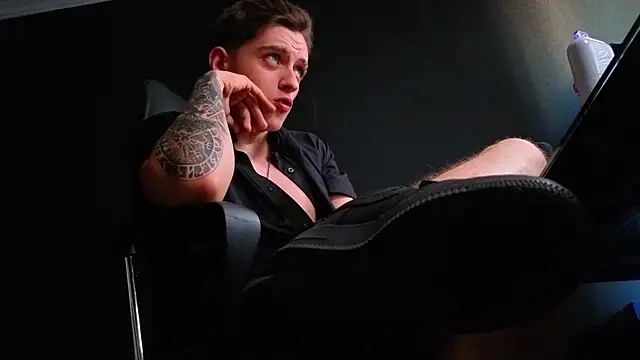 FelixStarkk Chat XXX in diretta