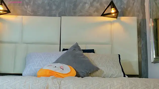 Sofia_Clauss_のライブXXXチャット