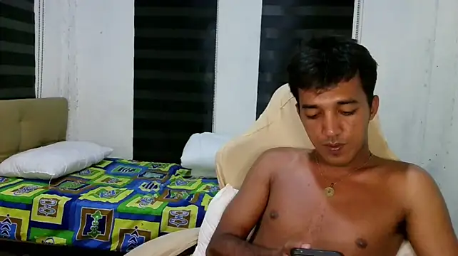 Spicy_RowyCam Pertunjukan Webcam