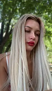 Živý XXX chat KikiWatson