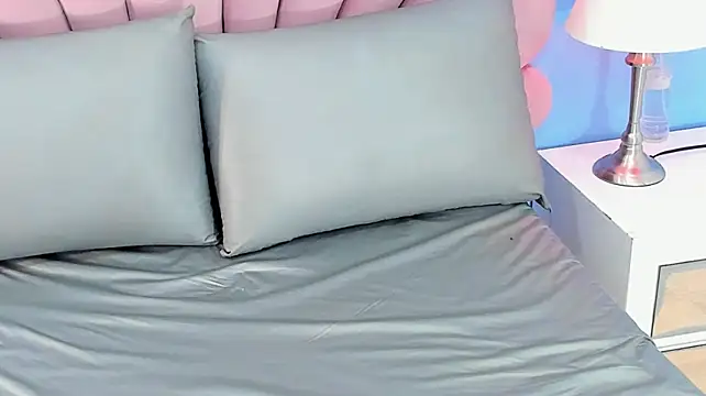 دردشة sharlotthe_bigass الجنسية المباشرة