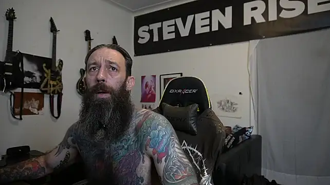 Chat +18 de StevenRiseNYC ao vivo