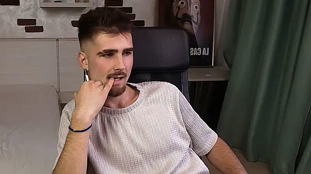 Chat XXX en directo de KyloEast