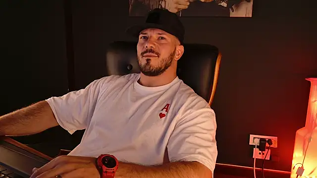 Онлайн чат XXX AngeloEric