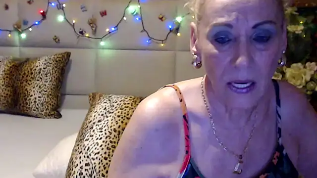 HappyWomanOn Live XXX-Chat