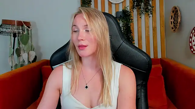 Chatroom XXX en direct de ElaraVoltage