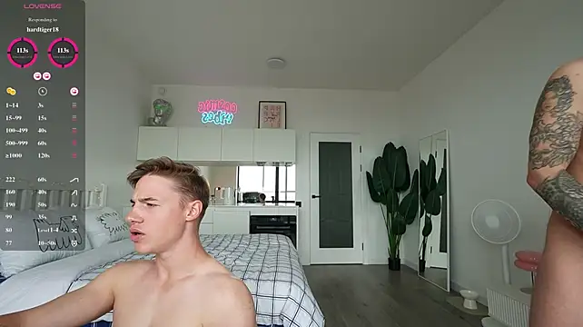 Evan__White_ Шоу с уебкамера
