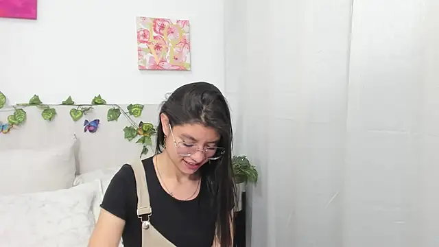 LindaCatalina_ XXX чат на живо