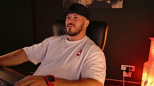 AngeloEric live XXX chat