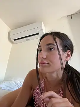 cassandra47 Adlı Modelin Canlı XXX Sohbeti