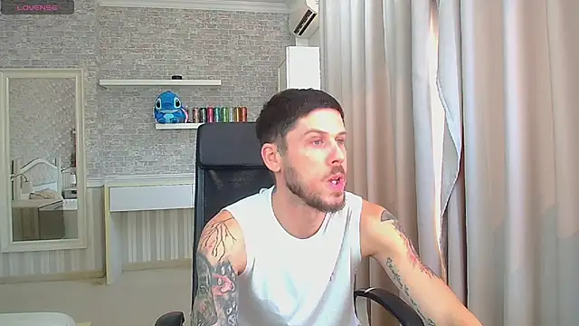 Chat XXX ao vivo de JonahShaw