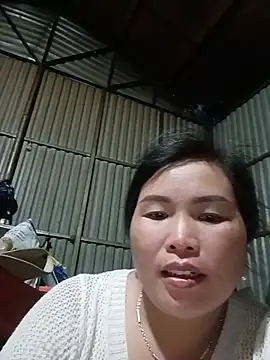 nana_nana99 Adlı Modelin Canlı XXX Sohbeti