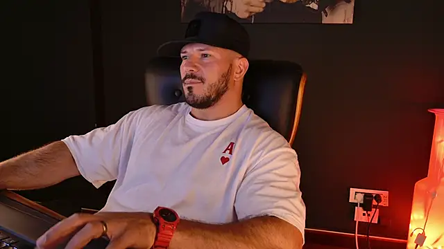 Онлайн чат XXX AngeloEric