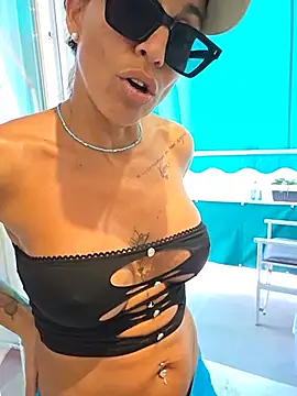 sexy7883 Adlı Modelin Canlı XXX Sohbeti