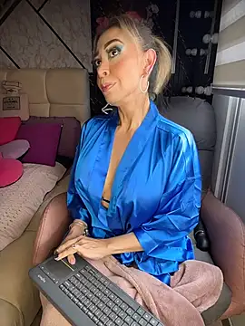 EvelinaGrey 现场XXX聊天