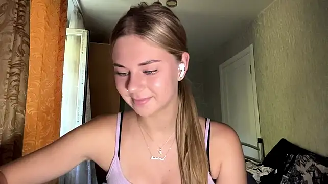 HoneysPiee Chat XXX live