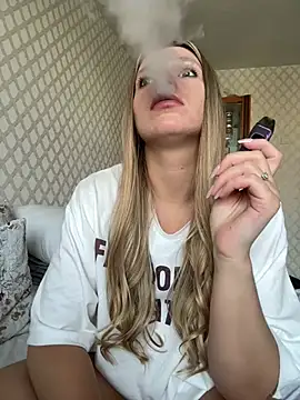 adel_secret élő XXX-chatje