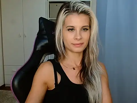 KristineGlow Chat XXX live