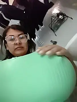 Chat +18 de AlexxiaaMat ao vivo