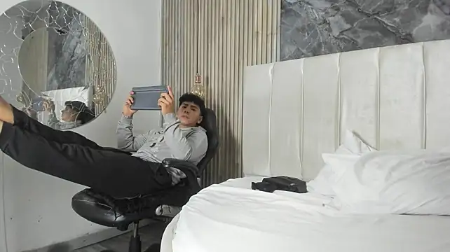 XXX chat uživo modela dark_ay