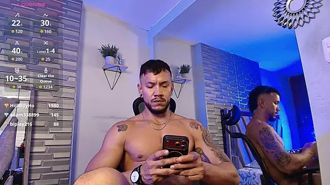 ARON_TAYLER01 Adlı Modelin Web Kamerası Şovu