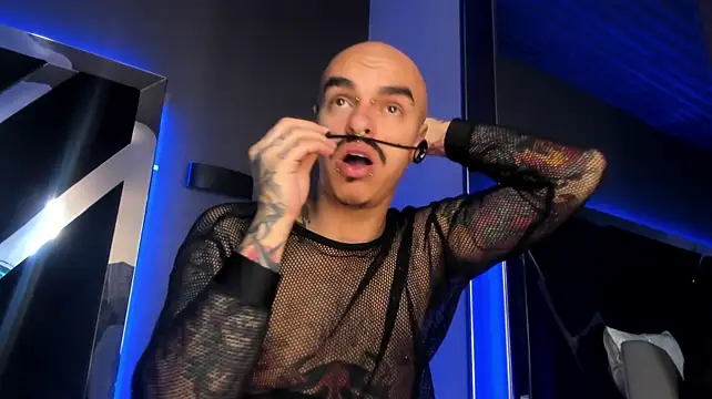 Chat +18 de kaletattoo ao vivo