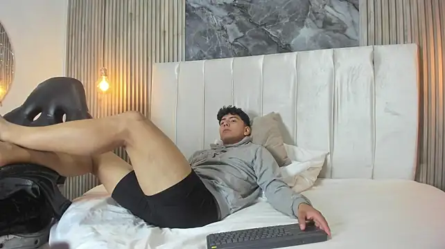 dark_ay Chat XXX in diretta