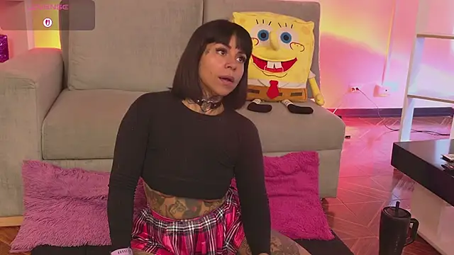 XXX chat uživo modela Tattoo_baby666