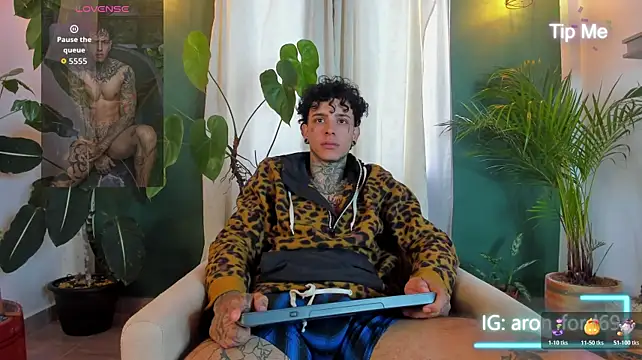 aron_ford77 Live XXX Chat