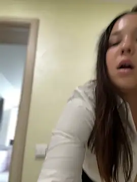 LushBySofa webkamerás műsora
