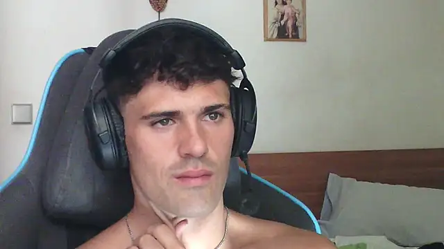 sweetboy2435: διαδικτυακό σόου στην κάμερα