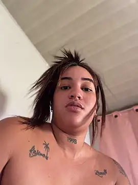 Show modela Little_Gaby_ na web-kameri