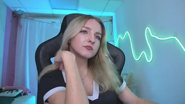 ViolaMore Adlı Modelin Canlı XXX Sohbeti