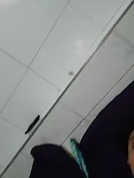 2Juicy_pussy webcam show