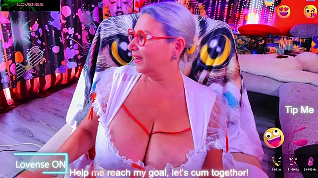 YOUR_MATURE_FANTASY's Live XXX Chat