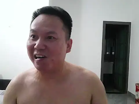 laolin888 Show in webcam
