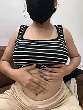 Show modela SWEET_AARU1 na web-kameri