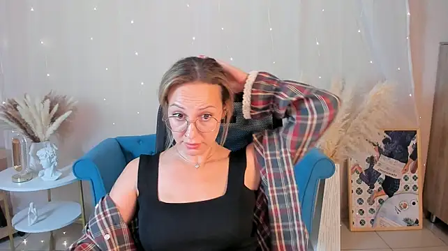 Charlotte_Hudson Chat XXX in diretta