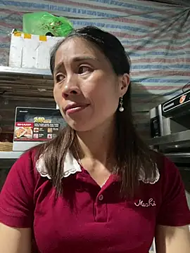 tinacum012's Live XXX Chat